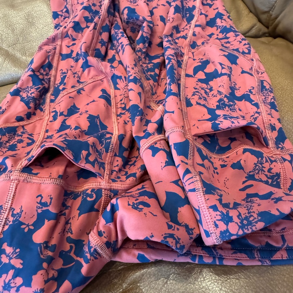 Lululemon Final Lap Crop - Size 12 - Picture 11 of 15